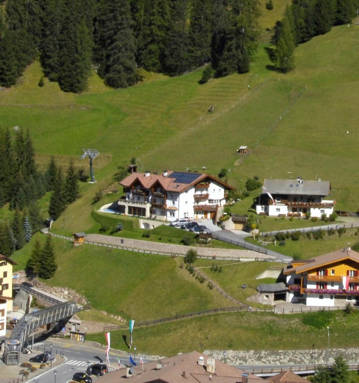 Garni La Tambra Hotel Selva di Val Gardena Exterior photo