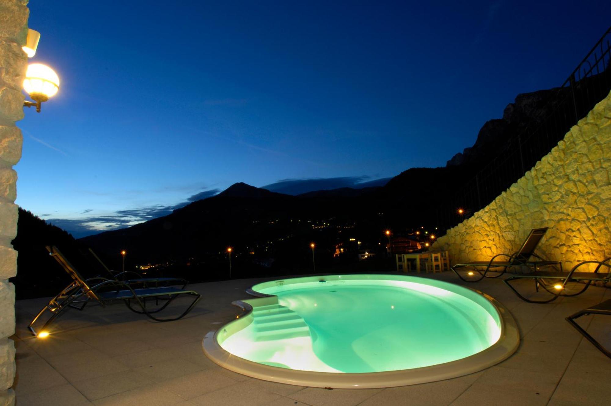 Garni La Tambra Hotel Selva di Val Gardena Exterior photo