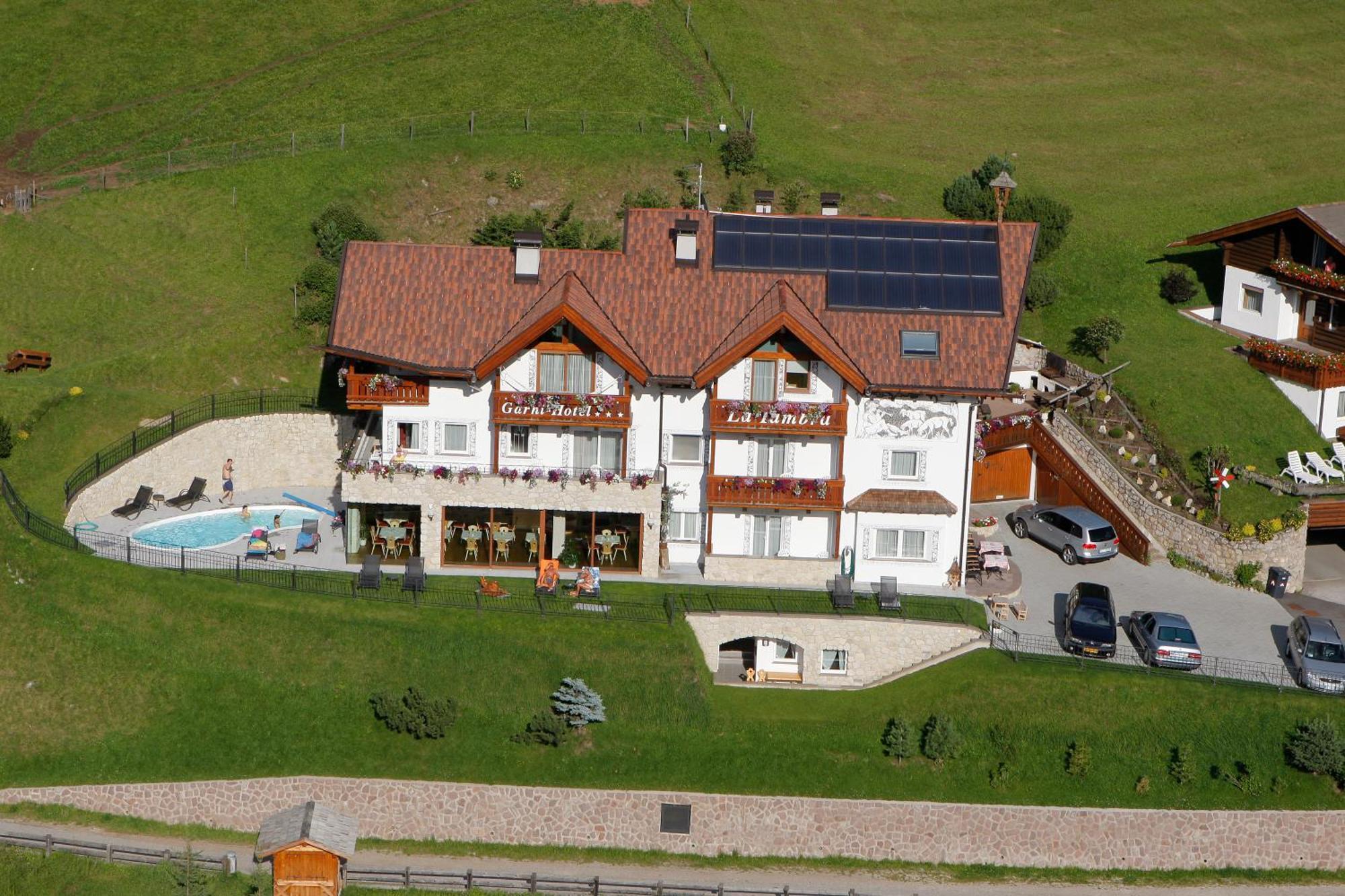 Garni La Tambra Hotel Selva di Val Gardena Exterior photo